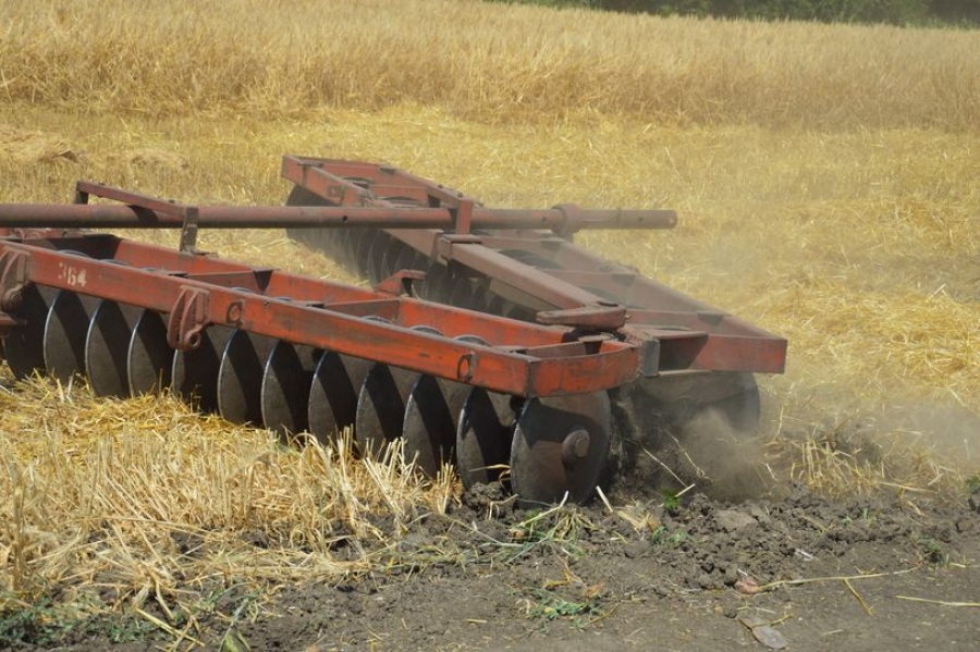 Про дотримання працівниками агропідприємств району заходів безпеки