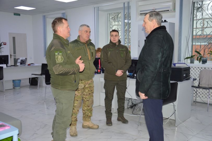 Перший заступник начальника Голованівської РВА Михайло Копієвський відвідав Центр надання адміністративних послуг смт Голованівськ, де в рамках проведення інформаційної кампанії «Гвардія наступу» функціонує рекрутинговий центр