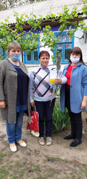 В Україні, відповідно до Указу Президента України, День матері святкують в другу неділю травня