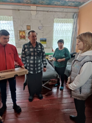 Допомога дітям переселеним з окупованих територій в повноцінному здобутті освіти.