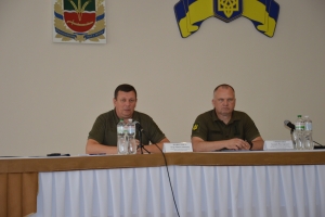 Мобілізація, оповіщення та військовий облік стали темою обговорення на нараді у районній військовій адміністрації